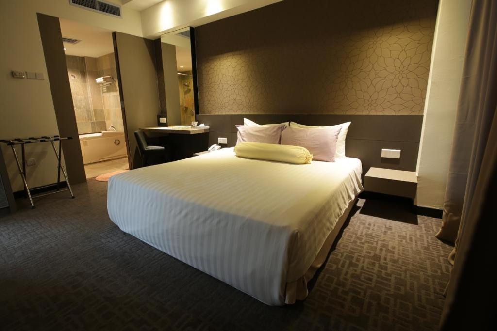 Starcity Hotel Алор Сетар Екстериор снимка