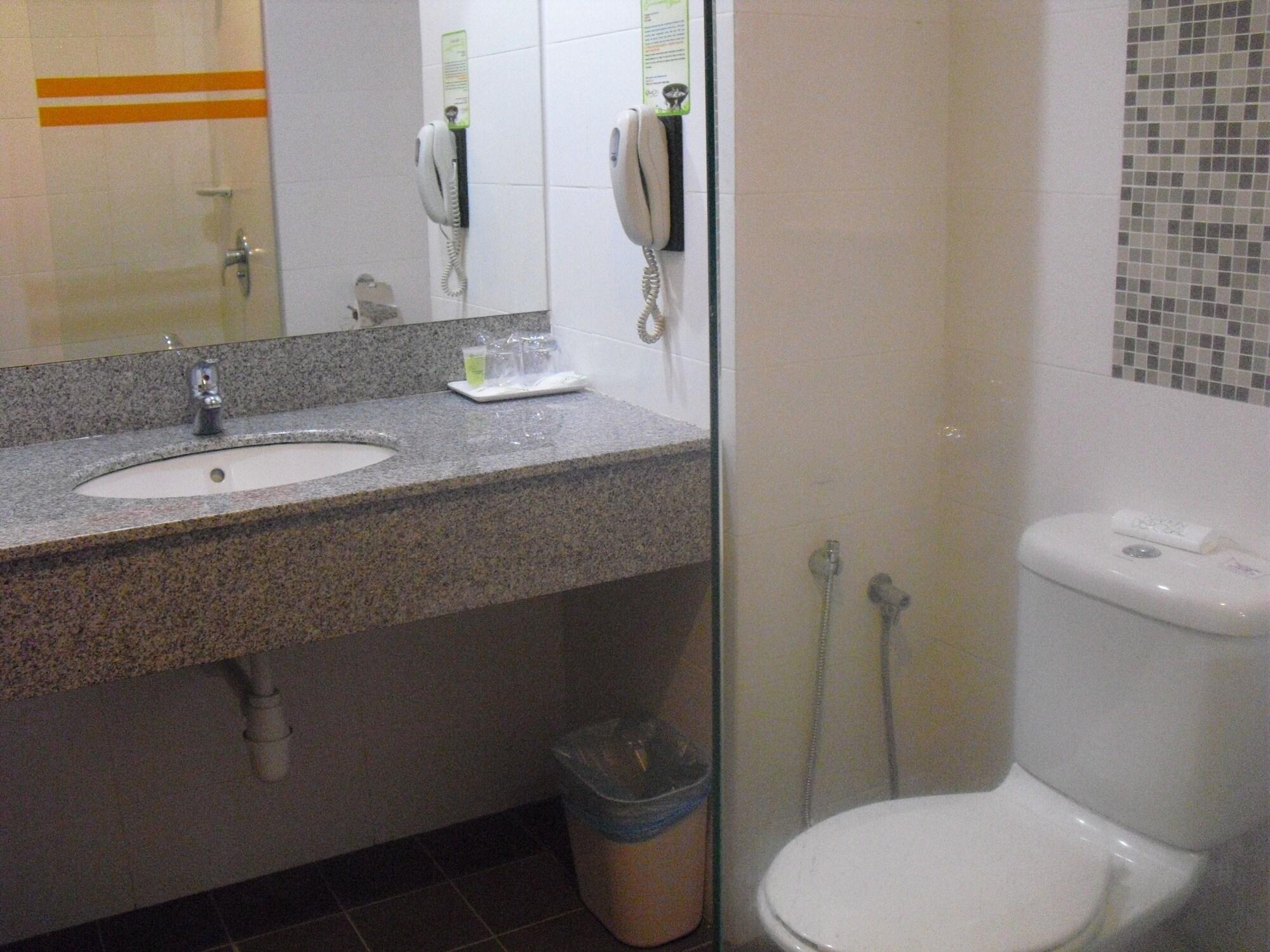 Starcity Hotel Алор Сетар Екстериор снимка