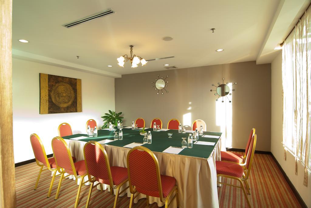 Starcity Hotel Алор Сетар Екстериор снимка